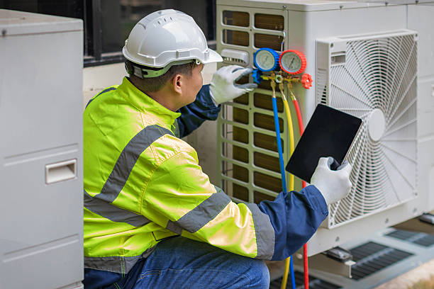 Professional Hvac technician working in Lake Villa, IL